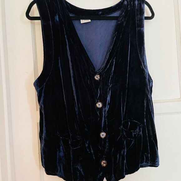 CP Shades Tops - CP SHADES 1980s Vintage Navy Velvet Sleeveless Button Up Top Vest - NEVER WORN!